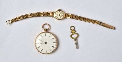 null Lot in 18K yellow gold (750/oo) comprising a collar watch, round dial with white...