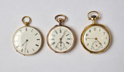 null Lot in 18K (750/oo) yellow gold comprising 3 gousset watches, the round dials...