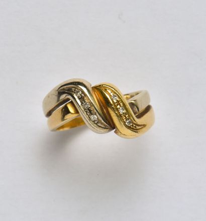Ring in 18K (750/oo) 2-tone gold formed of...