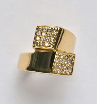 Crossed ring in smooth 18K (750/oo) yellow...