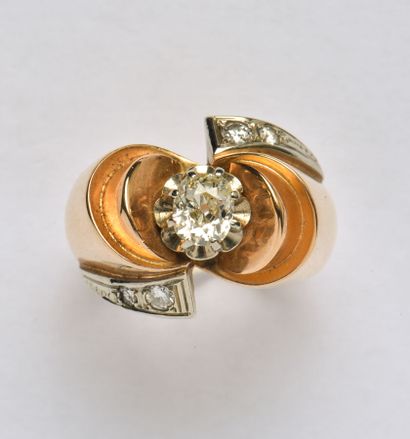 Smooth 18K (750/oo) yellow gold 