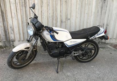 null Yamaha 350 RDLC de 1982
Il y a dans la production des motos YAMAHA des modèles...