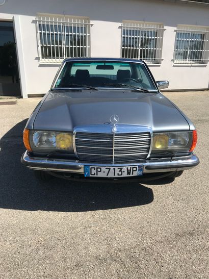 null MERCEDES 280 CE Coupé de 1983
Mercèdes 280CE type 123C, date de 1ère immatriculation...