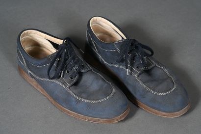 null HOGAN, 
Lot de 4 paires de chaussures en toile, cuir ou daim bleu, à lacets...