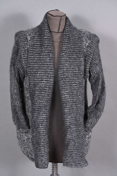 null YVES SAINT LAURENT VARIATION, 
Cardigan en lainage bouclettes chiné gris à effet...