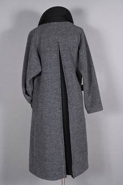 null Y'S, 
Manteau en lainage rayé en biais gris, noir, doublure noire, large col...