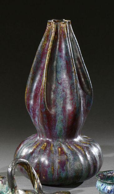 null Pierre-Adrien DALPAYRAT (1844-1910)
Vase coloquinte en grès à côtes oblongues....