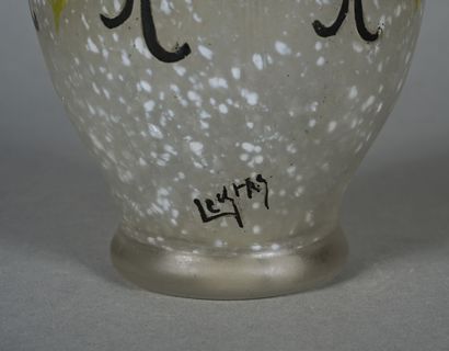null LEGRAS - SAINT-DENIS 
Vase balustre en verre gris blanc tacheté blanc opalin...