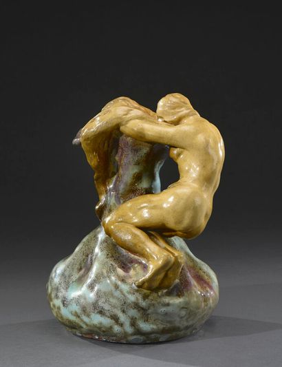 null James VIBERT (1872-1942) & Émile MULLER (céramiste)
" Femme à la cruche ", c....