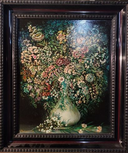 null Hélène MARGARITIS (XXe siècle). 
Bouquet de fleurs. 
Huile sur isorel. 
Signé...