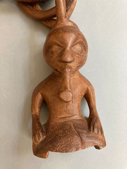 null BENIN ou NIGERIA - Peuple Yoruba. Chaîne dite de mariage en bois sculpté.
Travail...