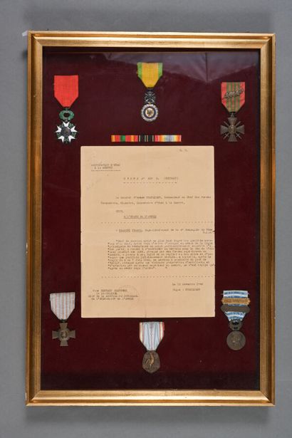null Ensemble de décorations militaires dont Légion d'Honneur 1870, Croix de guerre...
