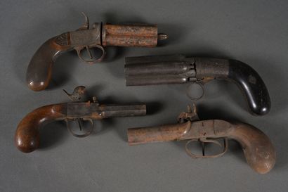 Un lot de quatre pistolets du XIXe siècle,...