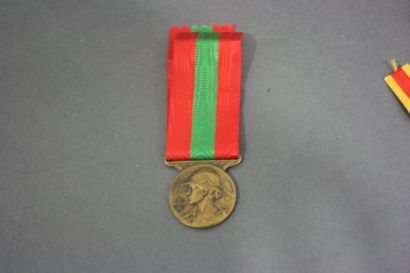 null Légion Etrangère. Médaille de la Société des Volontaires Suisses et Anciens...