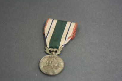 null Médaille d'Honneur des Forces Publiques de l'Inde 1943 dite de Dupleix, en bronze...