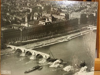 Vue aérienne de la démolition du pont de...