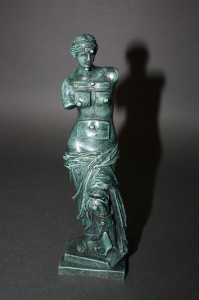 Dali (1904-1989) (d'après) Dali (1908-1989) (d'après) Grande Vénus au tiroir. Bronze...