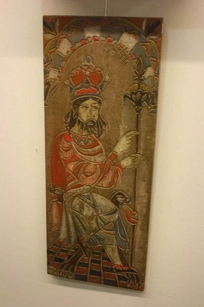 null Panneau en bois sculpté polychromé représentant un roi. 