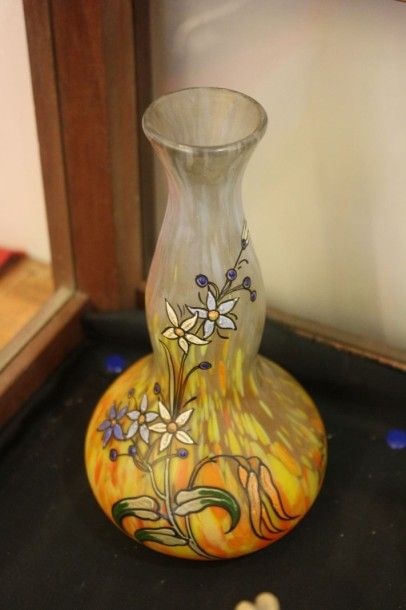 null Legras, vase en verre à décor de fleurs, signé