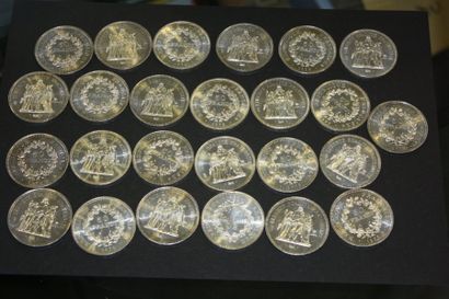 null 25 pièces de 50 F argent : 4 x 1974 ; 19 x 1975 ; 4 x 1977