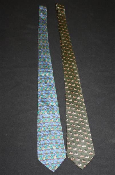 null 2 cravates Hermès