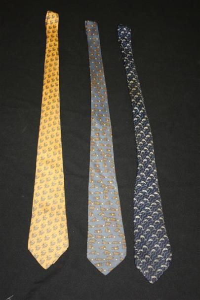 null 3 cravates Hermès