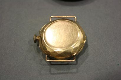 null Montre de col transformée en montre de poignet en or jaune 18K (750/oo), lunette...