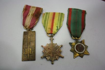 null Indochine-Vietnam. Trois médailles militaires, locales.