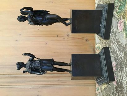  Artémis chasseresse et Orphée jouant de la lyre, paire de statuettes en bronze à...