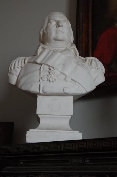 Louis XVIII, grand buste en plâtre.

Fin...