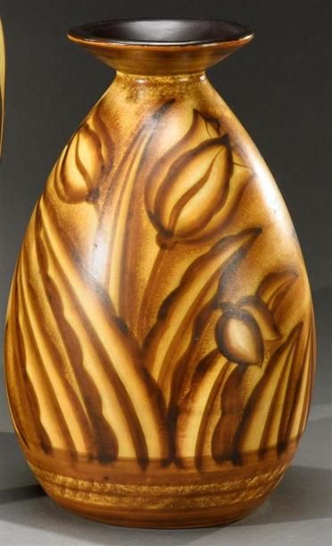 null Keramis
Vase de forme ovoïde à col ouvert en céramique polychrome à décor de...