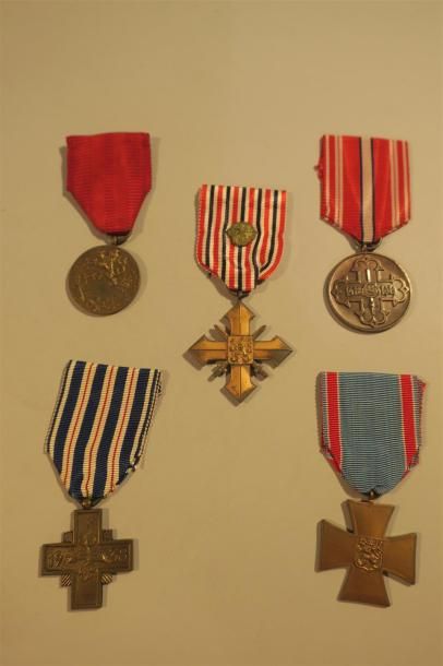 null Tchécoslovaquie, Médailles et croix, lot de 5