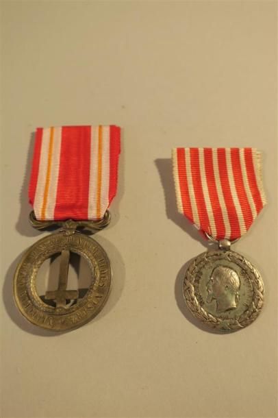 null France/Vatican - Médaille de Castelfidardo, argentée et une médaille d la campagne...