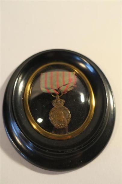 null France - Médaille de STE HELENE, 30 mms, dans cadre bombé