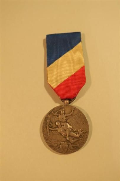 null France- Médailles de l'Exposition Universelle de Paris de 1900, attribuée