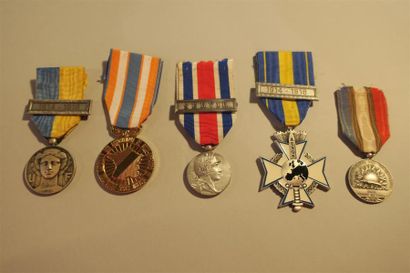 null France- Croix et médailles militaires diverses, lot de 5