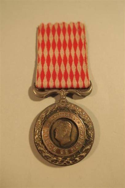 null Monaco, Médaille d'honneur de Louis 2, centres en 3 parties, gros module, a...