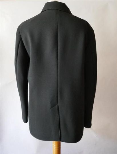 null ISSEY MIYAKE. Veste noire, liseret de satin. Taille S. Très bon état.