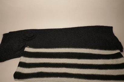 null Sonia RYKIEL. Echarpe snood à rayures, laine et mohair (55X150 cm) et écharpe...