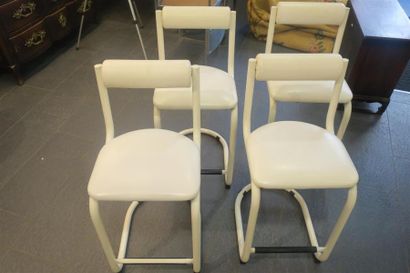 null Ensemble de 4 chaises hautes modernes, assises en skaï