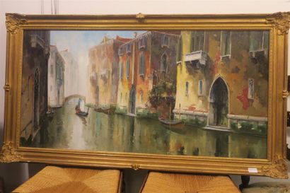 null Huile sur toile, représentant un canal de Venise, cadre en bois doré