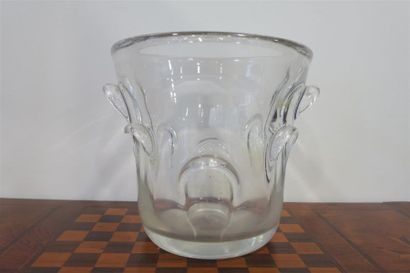 null VAL St LAMBERT. Vase en cristal. Eclats.