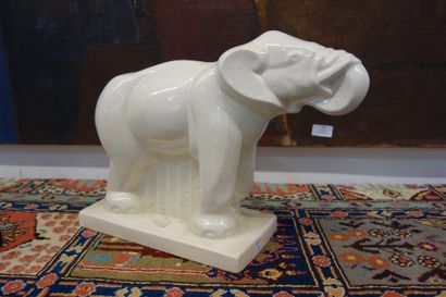 null Sculpture en craquelé, éléphant. H. 29 cm