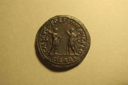 null VESPASIEN (69-79) SESTERCE en laiton frappé a Rome en 71 , 29g54 Rv Titus et...