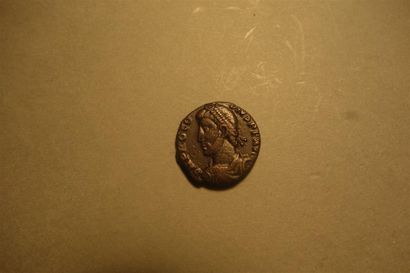 null PROCOPE (365-366) CENTENIONALIS de bronze,frappé à Heraclée en 365-366 , 3g...