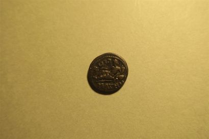 null DOMITIA (épouse de Domitien) :petit bronze frappé a Magnesie (ad sypilum), 2g83...