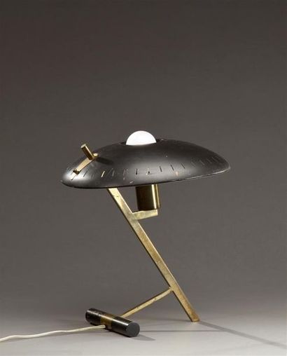 null Louis KALFF (1897-1976) & PHILIPS (éditeur) 
Lampe de table à une lumière à...