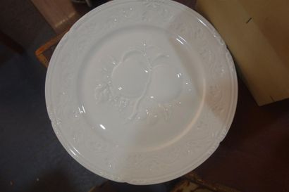 null Assiette en porcelaine de Limoges, Service de l'Impératrice. . Collection Robert...