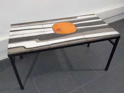 null TRAVAIL FRANCAIS 1960
Table basse à plateau rectangulaire en céramique polychrome...