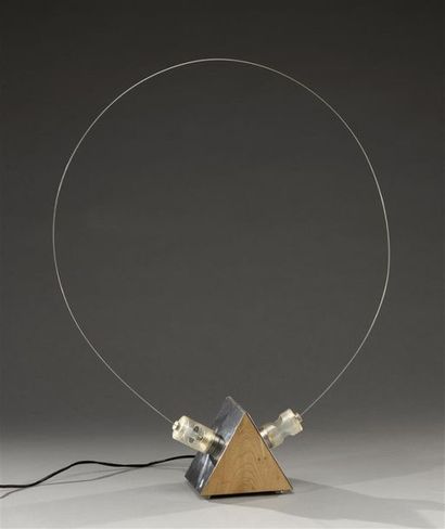 null Studio ARDITI & Gianni GAMBERINI
Lampe " BT " à deux diodes reliées par un câble...